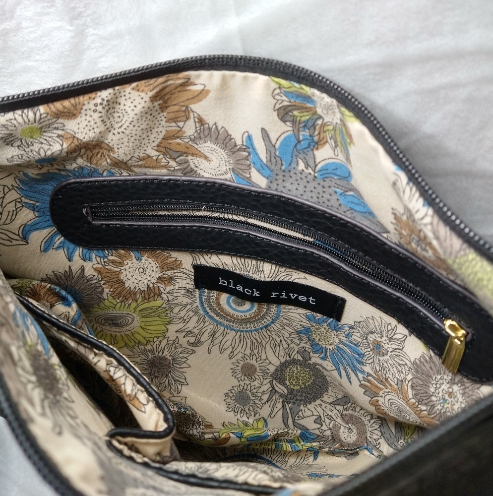 Black Rivet Purse - Picture 5 of 9